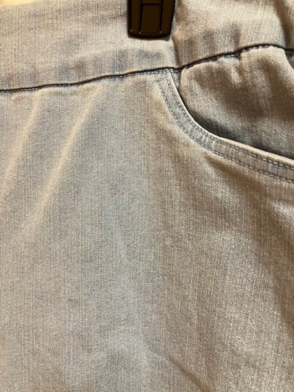 Alfred Dunner petite denim capris- NWT - Picture 3 of 5